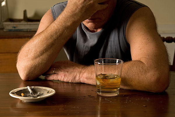 alcohol-use-and-chronic-pain-beware-of-self-medicating-chronic-pain